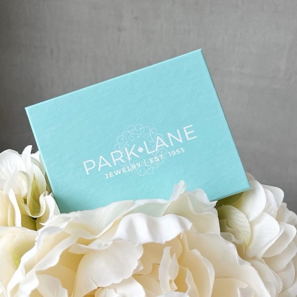 Park Lane Chantily Elegant White Pearl Necklace - Picture 2 of 3